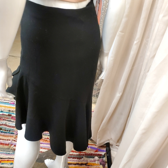 Stradivarius Black Assymetrical skirt - Picture 7 of 7